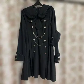 유메텐보 프릴 장식 블랙 원피스