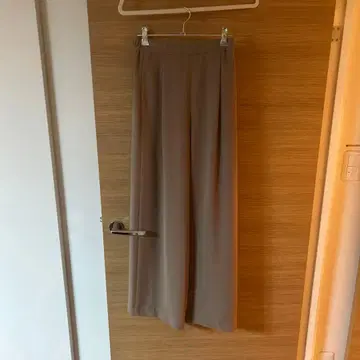 두즈엠 에브리데이 아이 라이크. 베이지 와이드 팬츠 밴딩