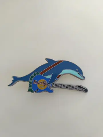 하드 록 돌고래 기타 핀 배지 사이판