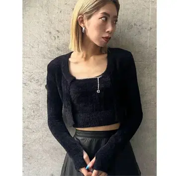 EMODA 샤기 컴팩트 트윈 세트 니트