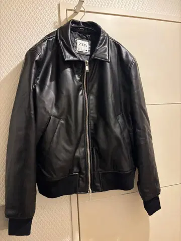 새상품급 ZARA 블랙 가죽 자켓 L