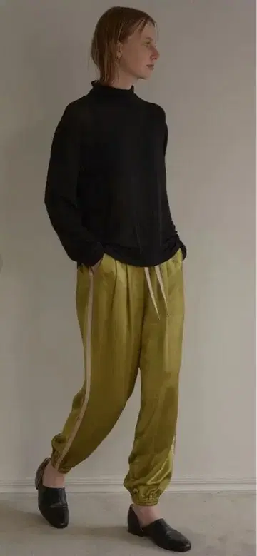 [ MANOF ] 미사용 사이드 라인 새틴 팬츠