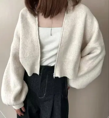 한정품 볼륨 슬리브 지퍼 니트 가디건 F 사이즈 오오키메