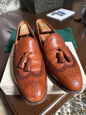 크로켓 & 존스 9E 브라운 태슬 로퍼