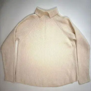 [ 새상품급 ] 띠어리 A 라인 리브 니트 터틀넥 화이트 캐시미어 혼방