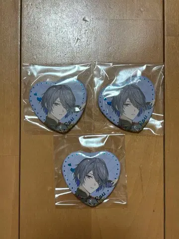 니지산지 코야나기 로우 캔뱃지