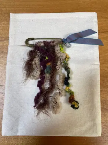 팔라스 팰리스 브로치