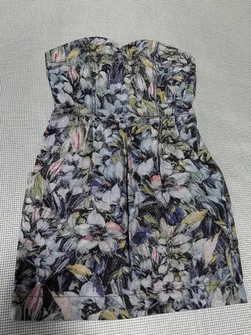 꽃무늬 슬리브리스 튜닉 L 사이즈