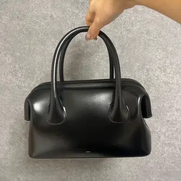 OSOI 블랙 핸드백