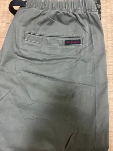 그라미치 뉴내로우 팬츠 올리브