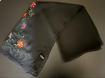 [ 미사용 새상품 ] 비비안 탐 실크 스톨 블랙