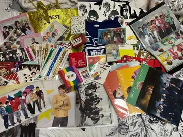 WEST 굿즈 묶음 판매