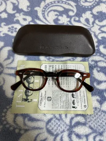 Harman Optical Co. 'WALLIS'