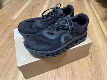 Cloudmonster on 스니커즈 러닝