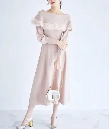 tocco 퍼 포함 오프숄더 니트 원피스