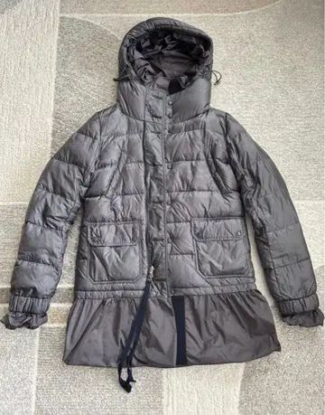 Moncler 그레이 다운 자켓 후드 부착