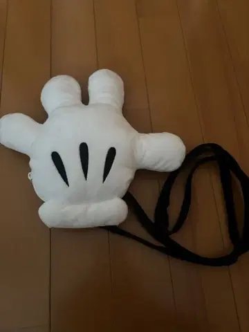 미키 손 모양 백 화이트