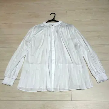 [미사용 새상품] 플라스테 새틴 셔링 블라우스 긴팔 화이트 M 사이즈