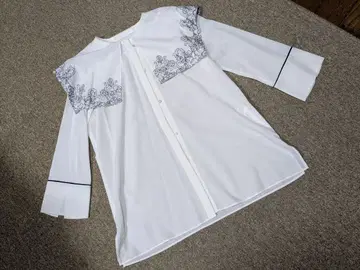 [ 새상품급 ] 자유구 자수 화이트 셔츠 7부 소매