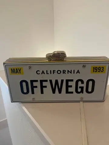 케이트 스페이드 번호판 체인 클러치백