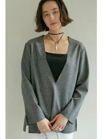 GALLARDAGALANTE 울 스무스 V 풀오버