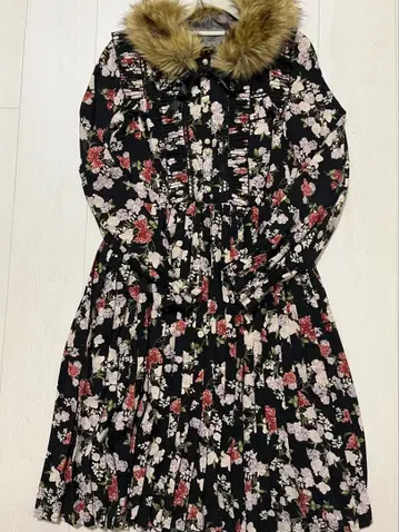 액시즈 꽃무늬 플리츠 원피스