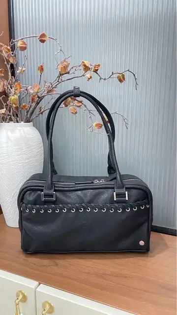 Yeomimm 스터드 장식 블랙 숄더백