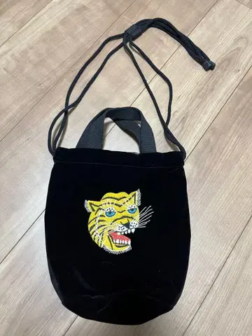 Houston 숄더백 호랑이 복 별진 블랙