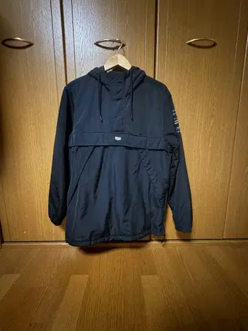 블랙 나일론 후디 풀오버