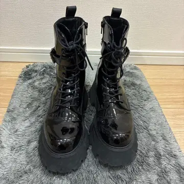 지나시스 블랙 에나멜 워크 부츠 통굽 레이스업 L