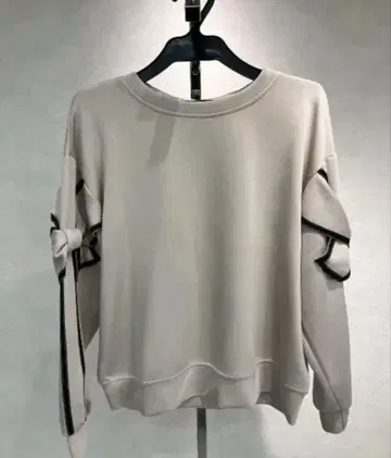 미사용 새상품 abitokyo 신 리본 베이지 상의