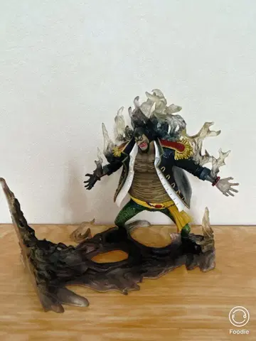 원피스 검은 수염 피규어