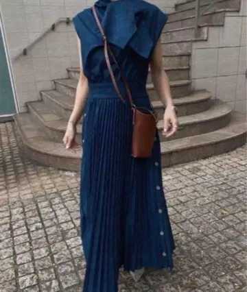 새상품급 Ameri DENIM LIKE PLEATS DRESS