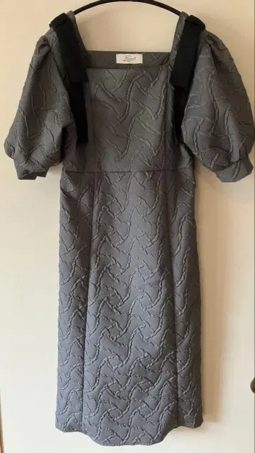 그레이 퍼프 슬리브 원피스