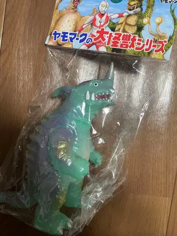 야모 마크 네롱가 소프트 비닐 울트라맨