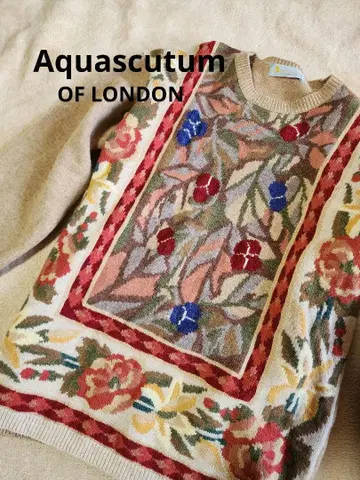 [ 아쿠아 스큐텀 ] 플라워 무늬 니트 스웨터 빈티지