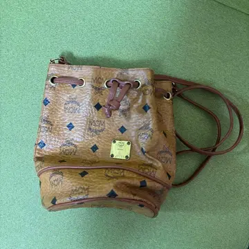 MCM 복조리 숄더백