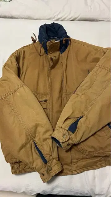 DASH 후드 부착 자켓 베이지/네이비