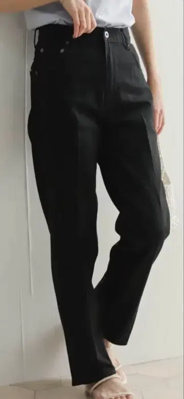 블랙 하이웨스트 스트레이트 데님 팬츠