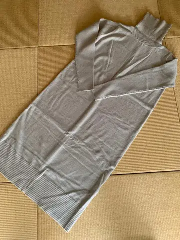 새상품! 후아 라이트 그레이 터틀넥 니트 원피스