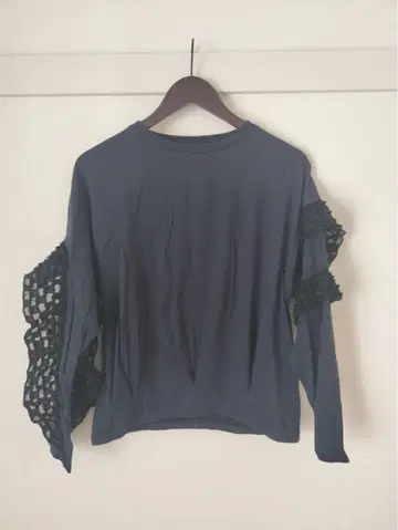 유니카 롱 슬리브 프릴 상의