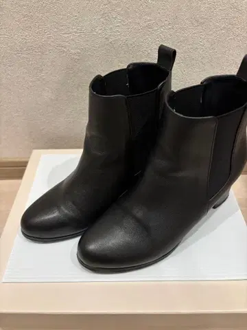 [피셰 하우스] 블랙 사이드 고어 부츠 중간 힐