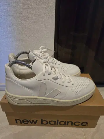 VEJA 26cm EUR 41 v10 화이트 스니커즈