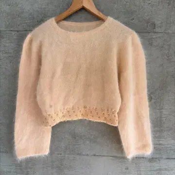 비즈 포함 모헤어풍 크롭 니트