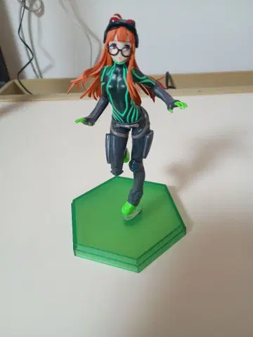 페르소나 5 사쿠라 후타바 피규어