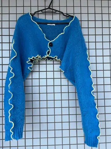 구제 의류 리메이크/니트/짧은 기장/파랑/티셔츠/스웨터/꽃 버튼/1점