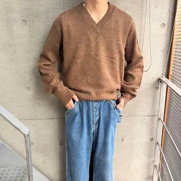 브라운 V넥 니트 스웨터
