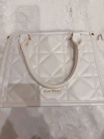 로제 뮤즈 퀼팅 토트백 화이트s