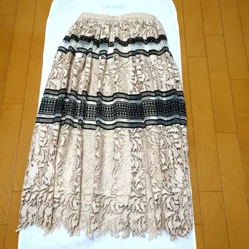 [ 새상품 ] 셀포드 레이스 스커트