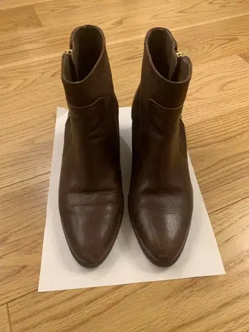 브라운 가죽 지퍼 부츠 로우힐 DIANA